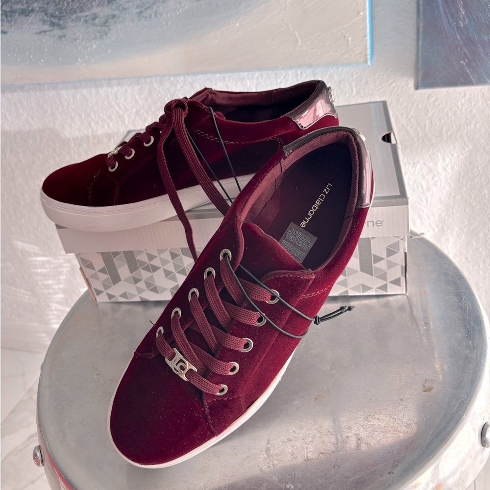 Liz Claiborne. Size 8. Womens.
